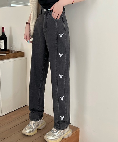 DIAVEL（ディアベル）の「【SALE開催】バタフライデニムSALE/刺繍デニムパンツ（デニムパンツ・レディース・ブルー/ダークグレー・M/L/S）」の2枚目の写真