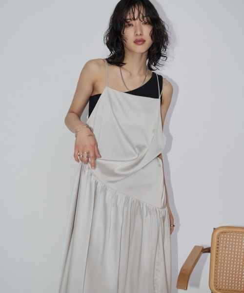 Aunt Marie's（アントマリーズ）の「【サイズ展開あり】ダブルストラップサテンキャミワンピース（ワンピース・レディース・モカ/ブラック/グレイッシュベージュ・MT/FREE）」の3枚目の写真