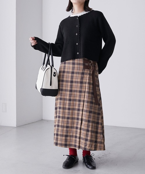 BONLECILL(ボンルシール)の「スカラップVネックニットジャケット(カーディガン/ボレロ・レディース・アイボリー/レッド/ネイビー/ブラック・FREE)」の17枚目の写真