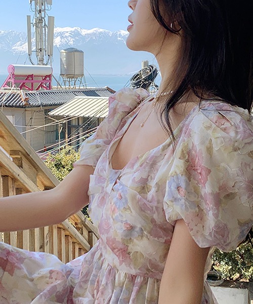 Primazel（プリマゼル）の「ペンタゴンネックフラワー柄半袖ワンピース（ワンピース・レディース・ホワイト系その他・M）」の5枚目の写真