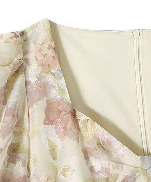 Primazel（プリマゼル）の「ペンタゴンネックフラワー柄半袖ワンピース（ワンピース・レディース・ホワイト系その他・M）」の7枚目の写真