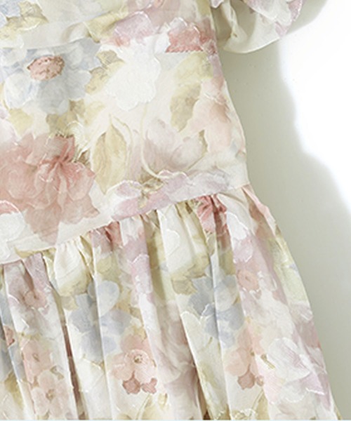 Primazel（プリマゼル）の「ペンタゴンネックフラワー柄半袖ワンピース（ワンピース・レディース・ホワイト系その他・M）」の4枚目の写真