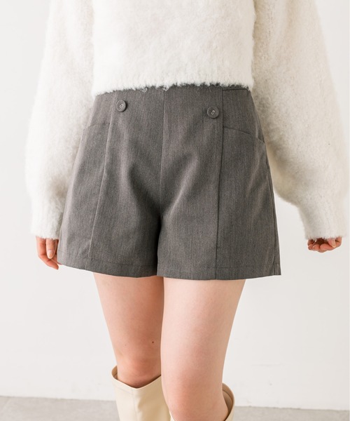 OLIVE des OLIVE（オリーブデオリーブ）の「前ボタンショートパンツ　1032020040（その他パンツ・レディース・ブラック/チャコールグレー/ブラック系その他・FREE）」の2枚目の写真