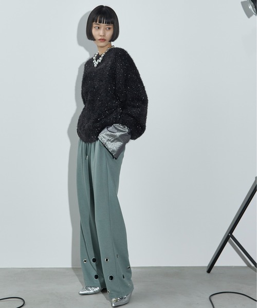 THE YOn（ザヨン）の「グリッターシャギールーズフィットニットプルオーバー（ニット/セーター・レディース・ブラック/ブラウン/シルバー/プラム/ベージュ・FREE）」の19枚目の写真