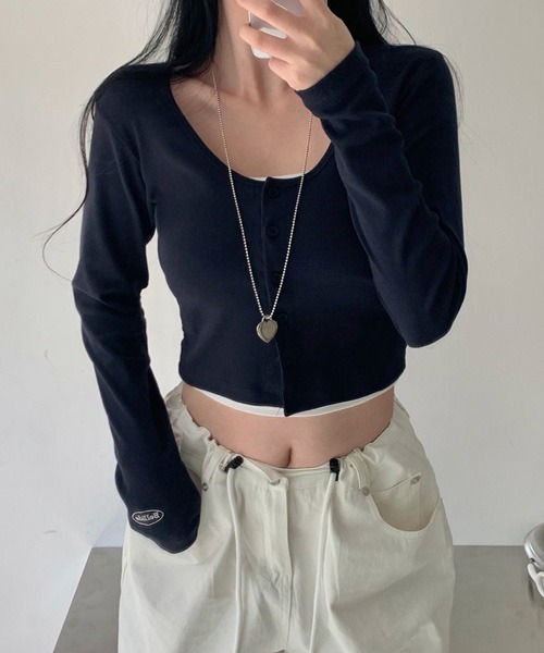 BEIDELLI（ベイデリー）の「[BELLIDE MADE]  " BELLIDE " ワンポイント刺繍Uネッククロップドカーディガン（カーディガン/ボレロ・レディース・ネイビー/ブラウン/ピンク/ブラック/ホワイト・FREE）」の22枚目の写真