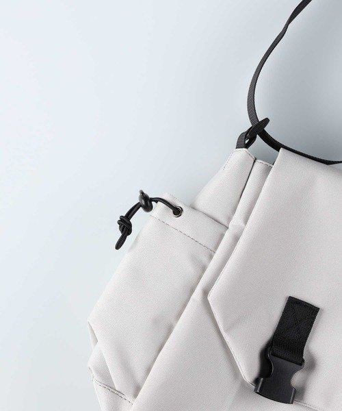 KANGOL(カンゴール)の「【KANGOL】KGメッセンジャーバッグ(メッセンジャーバッグ・メンズ・ブラック/ライトベージュ・ONE SIZE)」の8枚目の写真