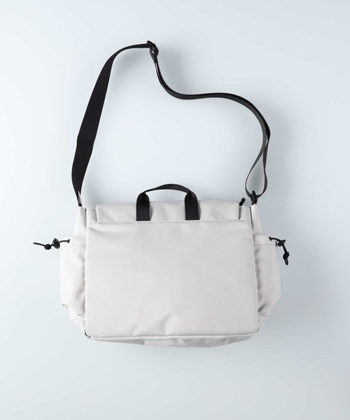 KANGOL(カンゴール)の「【KANGOL】KGメッセンジャーバッグ(メッセンジャーバッグ・メンズ・ブラック/ライトベージュ・ONE SIZE)」の6枚目の写真