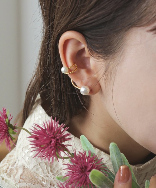 Kana（カナ）の「パール ダブル ニュアンス イヤーカフ パーティー 結婚式 お呼ばれ オケージョン（イヤーカフ・レディース・ゴールド/シルバー・フリー）」の2枚目の写真