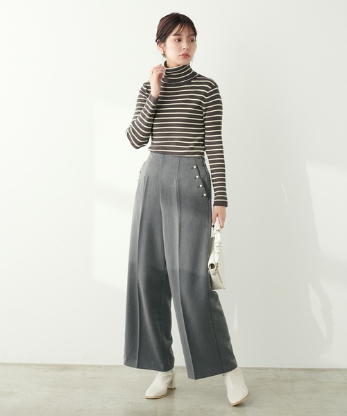 natural couture(ナチュラルクチュール)の「パール使いセンタープレスストレートパンツ(その他パンツ・レディース・ベージュ/ブラウン/グレー・MEDIUM/LARGE)」の14枚目の写真