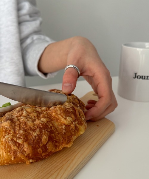 CANAL JEAN（キャナルジーン）の「Pt　スムースリング（リング・レディース・ゴールド/シルバー・13）」の5枚目の写真