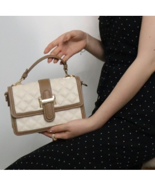 SAISON DE PAPILLON(セゾンドパピヨン)の「ハンドルフラップバッグ / 2WAYショルダーバッグ(ショルダーバッグ・レディース・ブラック/オフホワイト・フリー)」の1枚目の写真