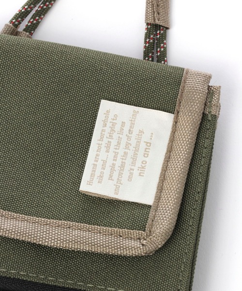 niko and...（ニコアンド）の「オリジナルニコロゴスマホサコッシュ（ショルダーバッグ・レディース・ブラック/カーキ/ベージュ・0）」の18枚目の写真