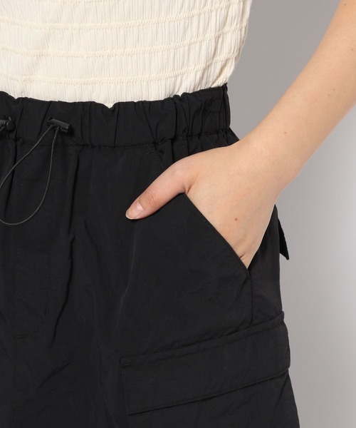 LOWRYS FARM（ローリーズファーム）の「ドロストカーゴスカート　991952（スカート・レディース・ブラック/アイボリー/グレー/カーキ・FREE）」の14枚目の写真