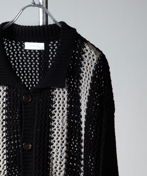 NILWAY(ニルウェイ)の「ストライプラインクルーネックカーディガン(カーディガン/ボレロ・メンズ・アイボリー/ブラック/ブルー・MEDIUM/LARGE)」の5枚目の写真