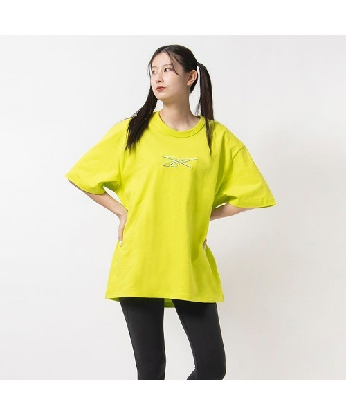 Reebok(リーボック)の「クラシックス ユニホーム ビッグロゴ Tシャツ / CL UNIFORM BL TEE(Tシャツ/カットソー・メンズ・グレー/イエロー/ブラック・LARGE/MEDIUM/SMALL/XX-LARGE/X-LARGE)」の15枚目の写真