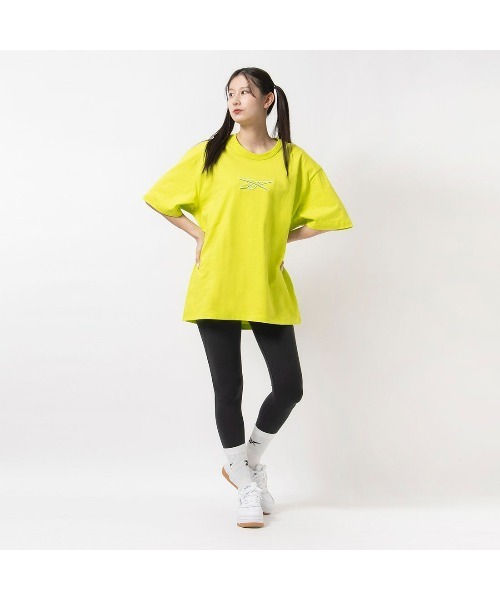 Reebok(リーボック)の「クラシックス ユニホーム ビッグロゴ Tシャツ / CL UNIFORM BL TEE(Tシャツ/カットソー・メンズ・グレー/イエロー/ブラック・LARGE/MEDIUM/SMALL/XX-LARGE/X-LARGE)」の16枚目の写真