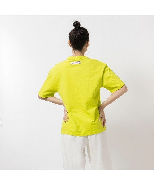 Reebok(リーボック)の「クラシックス ユニホーム ビッグロゴ Tシャツ / CL UNIFORM BL TEE(Tシャツ/カットソー・メンズ・グレー/イエロー/ブラック・LARGE/MEDIUM/SMALL/XX-LARGE/X-LARGE)」の18枚目の写真