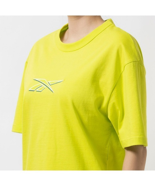 Reebok(リーボック)の「クラシックス ユニホーム ビッグロゴ Tシャツ / CL UNIFORM BL TEE(Tシャツ/カットソー・メンズ・グレー/イエロー/ブラック・LARGE/MEDIUM/SMALL/XX-LARGE/X-LARGE)」の19枚目の写真