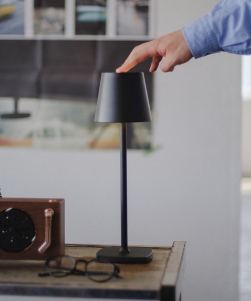 BIRTHDAY BAR(バースデイバー)の「desk light デスクライト(照明・レディース・ブラック/ホワイト・フリー)」の4枚目の写真