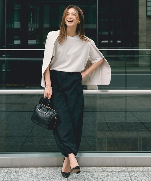UNFILO(アンフィーロ)の「カーゴパンツ(その他パンツ・レディース・カーキ系/ネイビー系/アイボリー系・X-LARGE)」の3枚目の写真