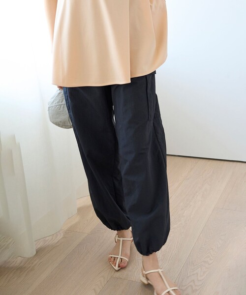 UNFILO(アンフィーロ)の「カーゴパンツ(その他パンツ・レディース・カーキ系/ネイビー系/アイボリー系・X-LARGE)」の9枚目の写真