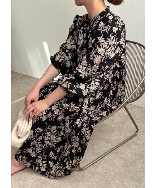 palm RICHE（ポームリシュ）の「花柄プリーツワンピース（ワンピース