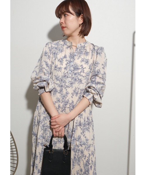 palm RICHE(ポームリシュ)の「花柄プリーツワンピース(ワンピース・レディース・アイボリー/ブラック・M)」の8枚目の写真