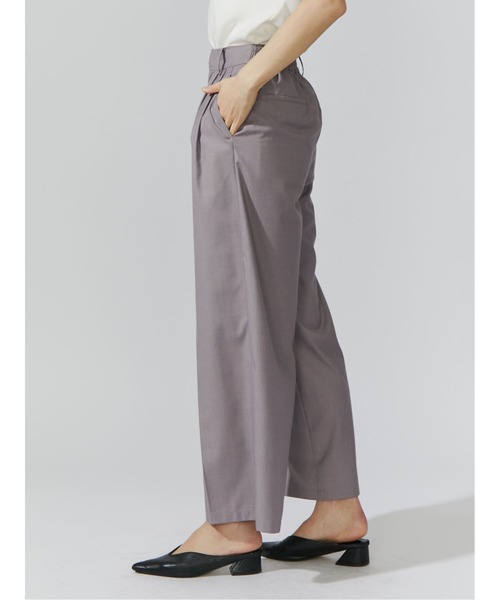 TONAL(トーナル)の「タックワイドロングパンツ(その他パンツ・レディース・アイボリー/ブラック/グレー・38)」の17枚目の写真