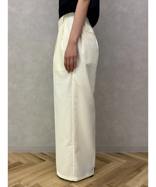 TONAL(トーナル)の「タックワイドロングパンツ(その他パンツ・レディース・アイボリー/ブラック/グレー・38)」の5枚目の写真