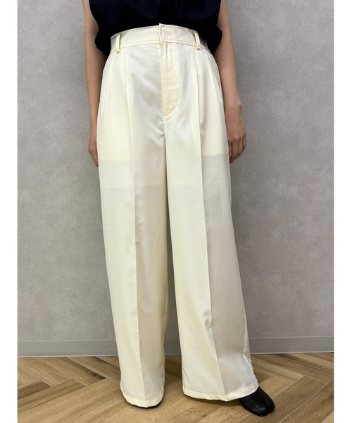 TONAL(トーナル)の「タックワイドロングパンツ(その他パンツ・レディース・アイボリー/ブラック/グレー・38)」の4枚目の写真