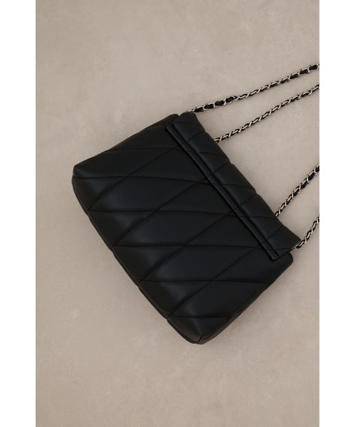 AZUL by moussy(アズールバイマウジー)の「フェイクレザーキルティングバッグ(ショルダーバッグ・レディース・グレイッシュベージュ/ライトブルー/ブラック・FREE)」の10枚目の写真
