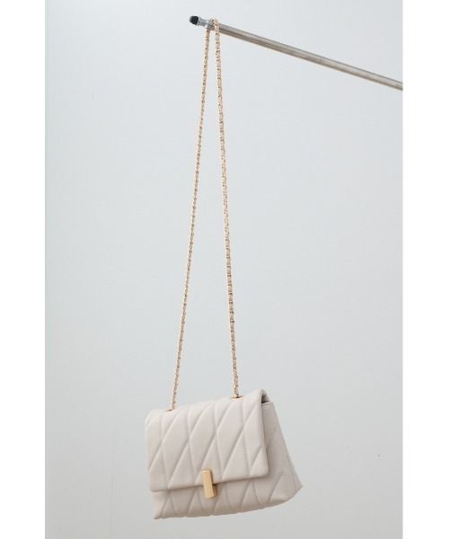AZUL by moussy(アズールバイマウジー)の「フェイクレザーキルティングバッグ(ショルダーバッグ・レディース・グレイッシュベージュ/ライトブルー/ブラック・FREE)」の17枚目の写真
