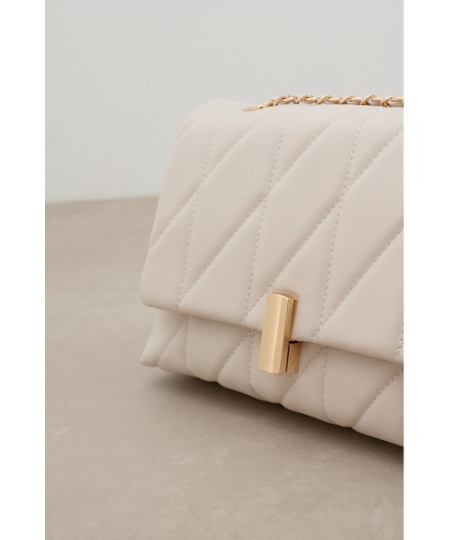 AZUL by moussy(アズールバイマウジー)の「フェイクレザーキルティングバッグ(ショルダーバッグ・レディース・グレイッシュベージュ/ライトブルー/ブラック・FREE)」の21枚目の写真