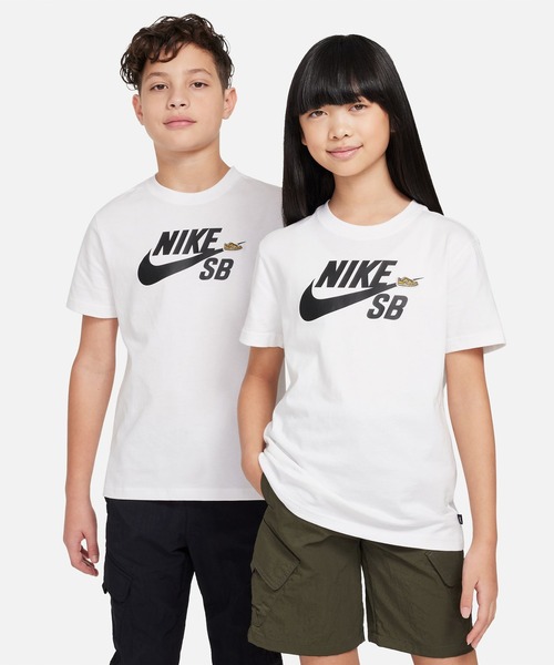 NIKE SB(ナイキエスビー)の「NIKE SB/ナイキエスビー キッズ 半袖Tシャツ LOGO YTH NSW SB ロゴSSTシャツ FN9673-100(Tシャツ/カットソー・キッズ・ホワイト・130cm/160cm/140cm/150cm)」の8枚目の写真