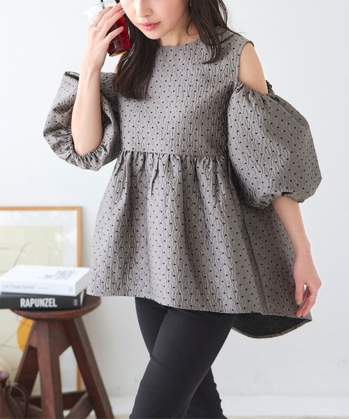 KOBE LETTUCE（コウベレタス）の「ぽこぽこジャガードショルダーカットペプラムトップス（シャツ/ブラウス・レディース・ブラック/ネイビー/グレー・M）」の7枚目の写真