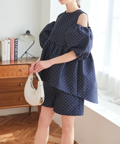 KOBE LETTUCE（コウベレタス）の「ぽこぽこジャガードショルダーカットペプラムトップス（シャツ/ブラウス・レディース・ブラック/ネイビー/グレー・M）」の9枚目の写真