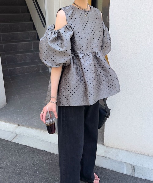 KOBE LETTUCE（コウベレタス）の「ぽこぽこジャガードショルダーカットペプラムトップス（シャツ/ブラウス・レディース・ブラック/ネイビー/グレー・M）」の20枚目の写真