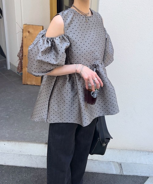 KOBE LETTUCE（コウベレタス）の「ぽこぽこジャガードショルダーカットペプラムトップス（シャツ/ブラウス・レディース・ブラック/ネイビー/グレー・M）」の21枚目の写真