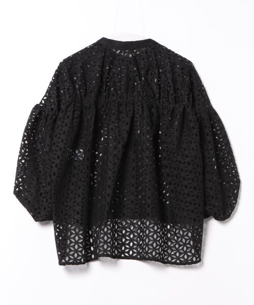 Torrazzo Donna（トラッゾドンナ）の「カットワークレースブラウス