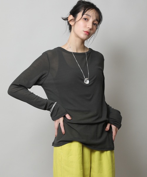 Munich（ミューニック）の「シアーストレッチリブクルーネックプルオーバー（Tシャツ/カットソー・レディース・ブラック/グレイッシュベージュ/ブルー/ホワイト/ブラック×ホワイト/ダークグレー・FREE）」の15枚目の写真