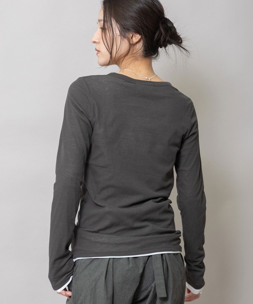 Munich（ミューニック）の「シアーストレッチリブクルーネックプルオーバー（Tシャツ/カットソー・レディース・ブラック/グレイッシュベージュ/ブルー/ホワイト/ブラック×ホワイト/ダークグレー・FREE）」の13枚目の写真