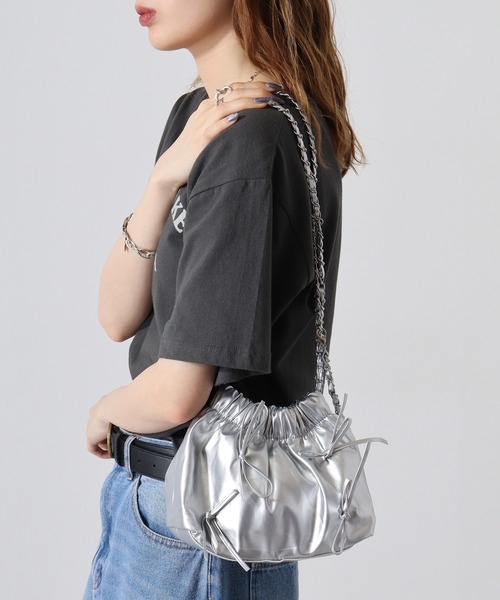 1004ST(イチマルマルヨンエスティ―)の「韓国風 ショルダー リボン バッグ 鞄(ショルダーバッグ・レディース・ブラウン/ブラック/ホワイト/シルバー・F)」の6枚目の写真