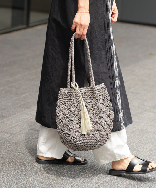 JOURNAL STANDARD relume(ジャーナルスタンダード レリューム)の「《追加》RELUME MIXペーパーフリンジバッグ(ハンドバッグ・レディース・チャコールグレー/カーキ/オレンジ・FREE)」の2枚目の写真