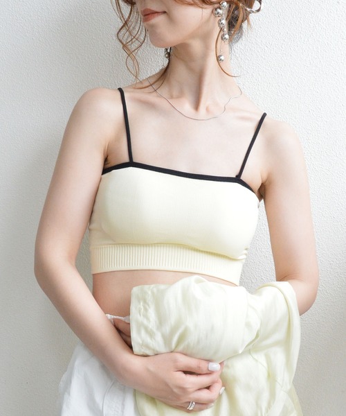 styiro(スタイロ)の「カップ付きパイピングカラーシームレスブラチューブトップ リラックスインナー ヘルシースタイル(チューブトップ・レディース・ブラック/ブルー/ピンク/グリーン/キャメル/イエロー・FREE)」の14枚目の写真