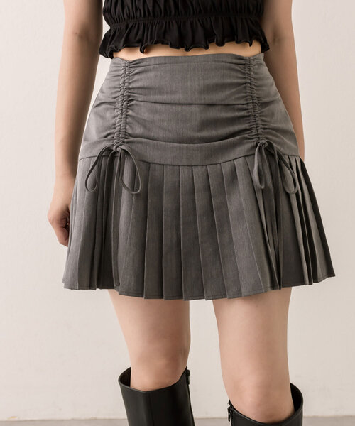 OLIVE des OLIVE(オリーブデオリーブ)の「ドロストヨークミニプリーツスカート(スカート・レディース・ベージュ/ブラウン系その他/ブラック/チャコールグレー・FREE)」の3枚目の写真