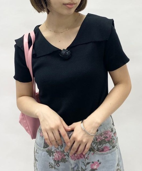 mebole(メボレ)の「フレンチカラーroseトップス(Tシャツ/カットソー・レディース・グレー/ホワイト/ブラック・FREE)」の1枚目の写真