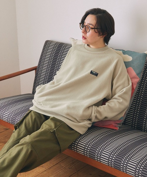 THE CRAFT CREW PRODUCTS（ザクラフトクループロダクツ）の「マルチファンクショナル ビッグシルエット ラグランスリーブフリースプルオーバー【THE CRAFT CREW PRODUCTS】（スウェット・メンズ・チャコール/ネイビー/ダークブラウン/ブラック/グレイッシュベージュ/アイボリー/グレー/ダークグリーン/ワイン/モカ/ブラック系・S/M/L）」の18枚目の写真