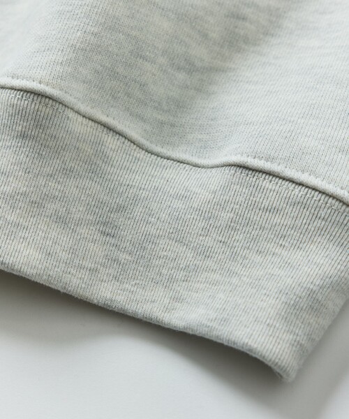 FREAK'S STORE(フリークスストア)の「限定展開 KAVU×FREAK'S STORE/カブー 別注 ビッグシルエット ドッグ刺繍 クルーネック スウェット / フレンチブルドッグ(スウェット・メンズ・グレイッシュベージュ/スミクロ/アッシュグレー・SMALL/LARGE/MEDIUM)」の6枚目の写真