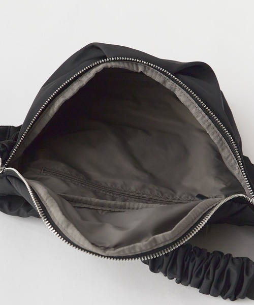 OUTDOOR PRODUCTS(アウトドアプロダクツ)の「OUTDOOR PRODUCTS/アウトドアプロダクツ Gather Sling Bag ウエストバック(ボディバッグ/ウエストポーチ・レディース・ブラック/シルバー・FREE)」の17枚目の写真