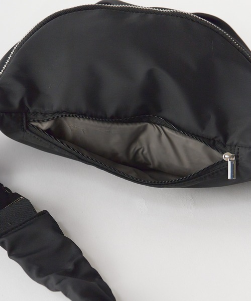 OUTDOOR PRODUCTS(アウトドアプロダクツ)の「OUTDOOR PRODUCTS/アウトドアプロダクツ Gather Sling Bag ウエストバック(ボディバッグ/ウエストポーチ・レディース・ブラック/シルバー・FREE)」の15枚目の写真